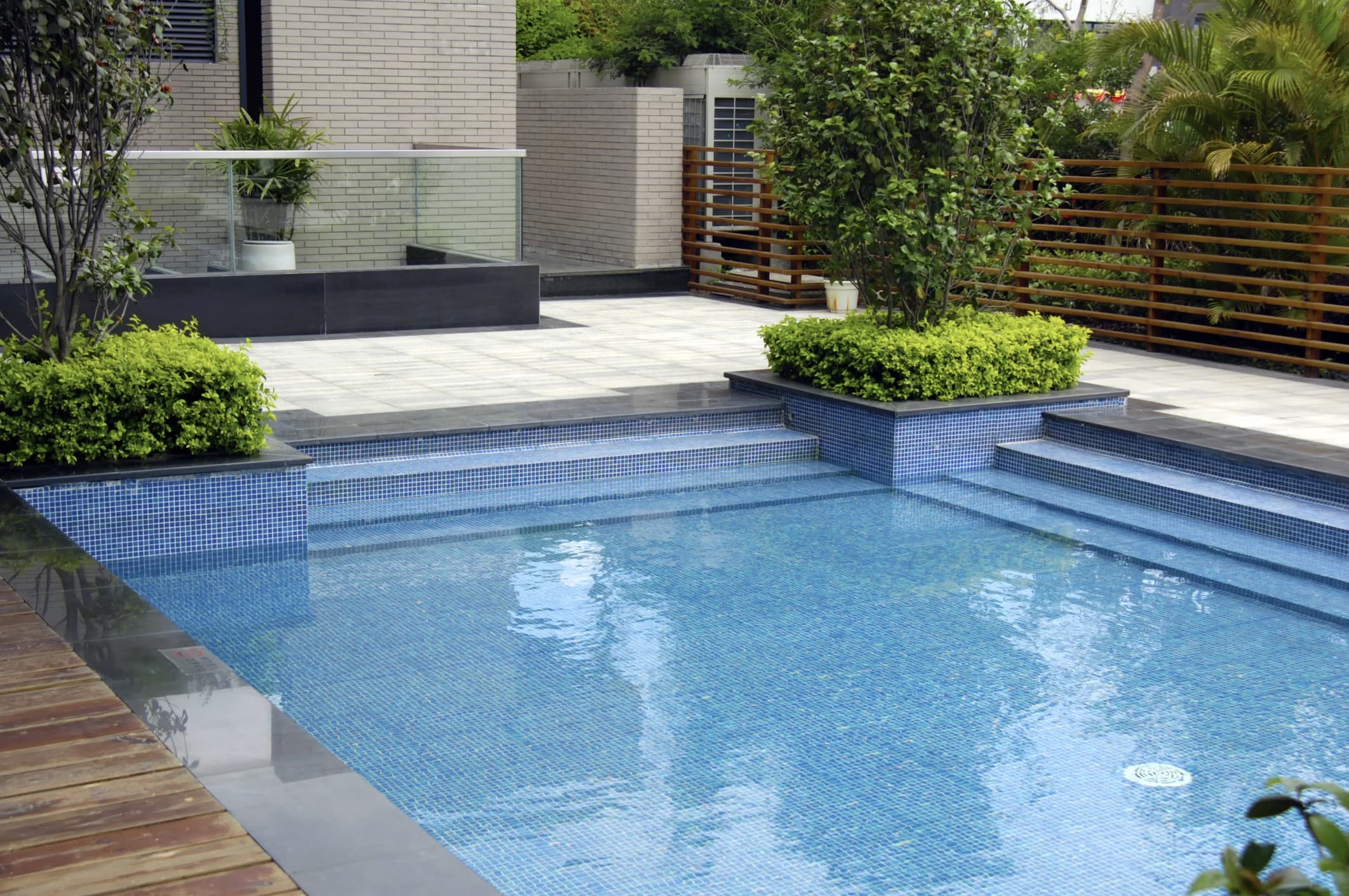 Pool maintenance in Carrollwood